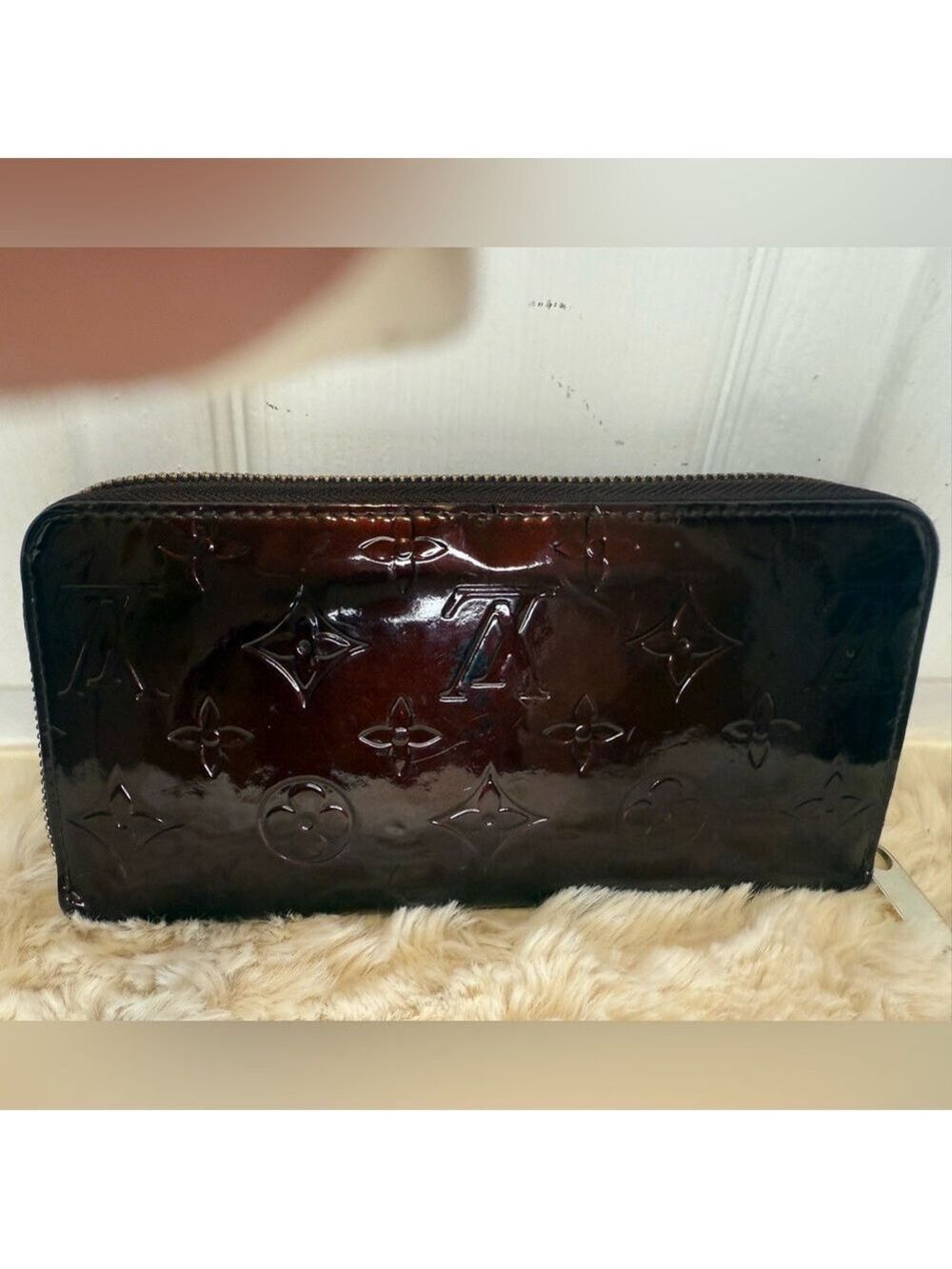 LOUIS VUITTON MONOGRAM VERNIS ZIPPY WALLET - Picture 2 of 16